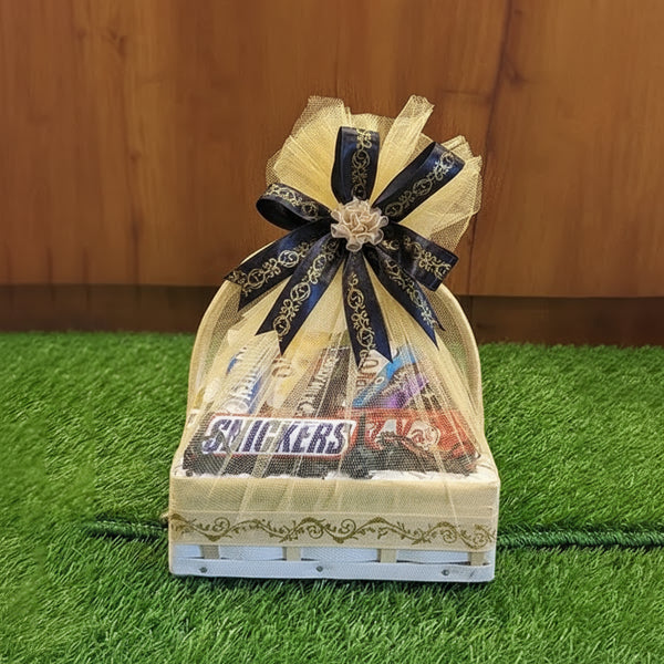 Eid Gift Basket 1 (عید گفٹ باسکٹ) – Premium Chocolate Hamper | A One Pansar & Dry Fruits